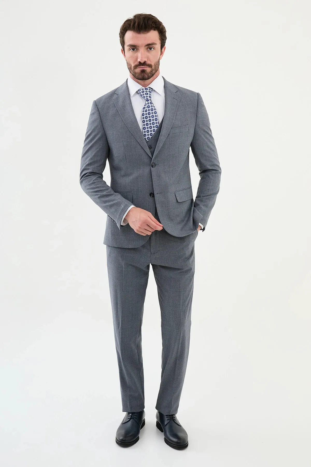Bojoni Capena Gray Plaid Patterned  Slim Fit Suit
