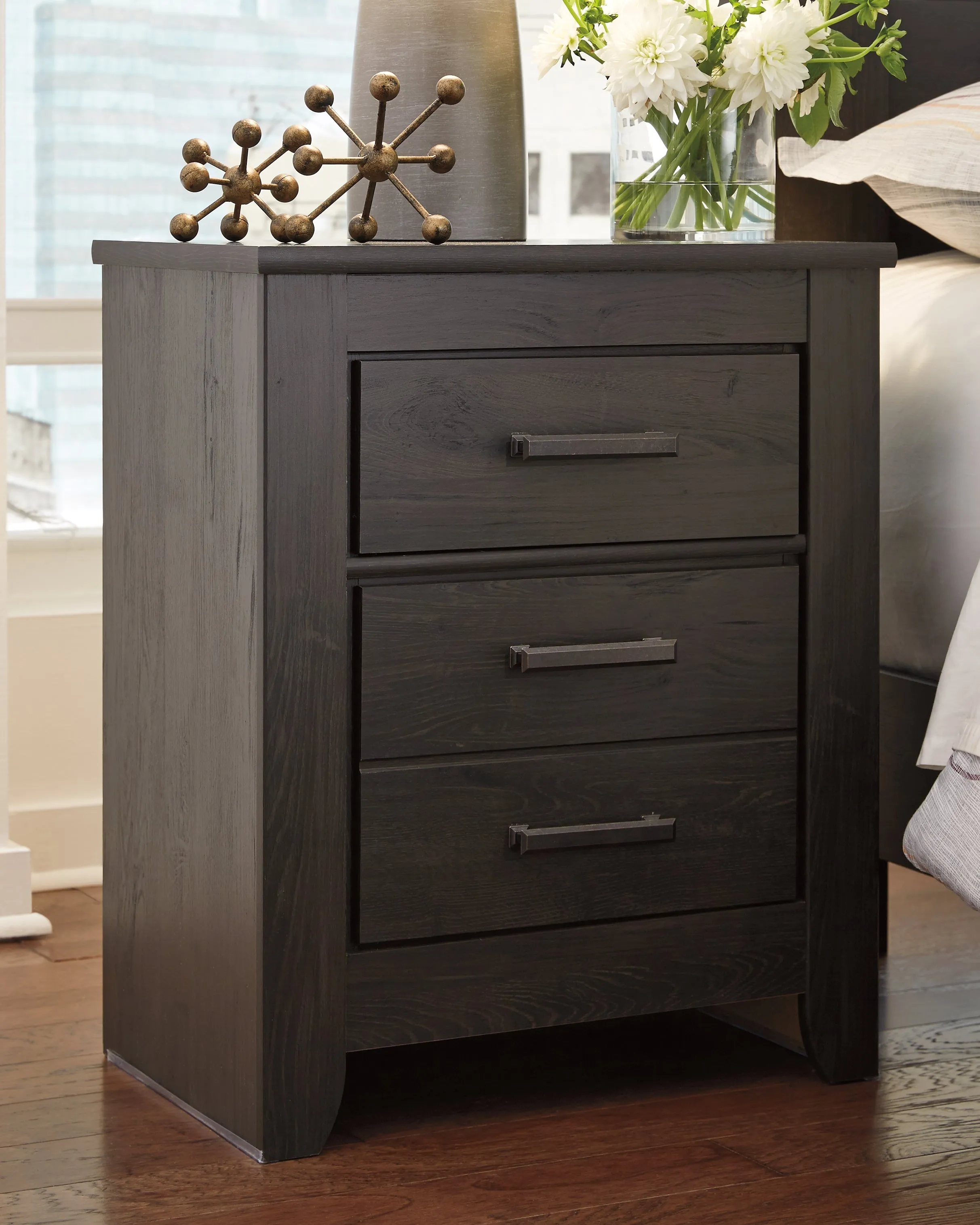 Brinxton Queen/Full Panel Headboard Bed with Mirrored Dresser, Chest and 2 Nightstands in Charcoal