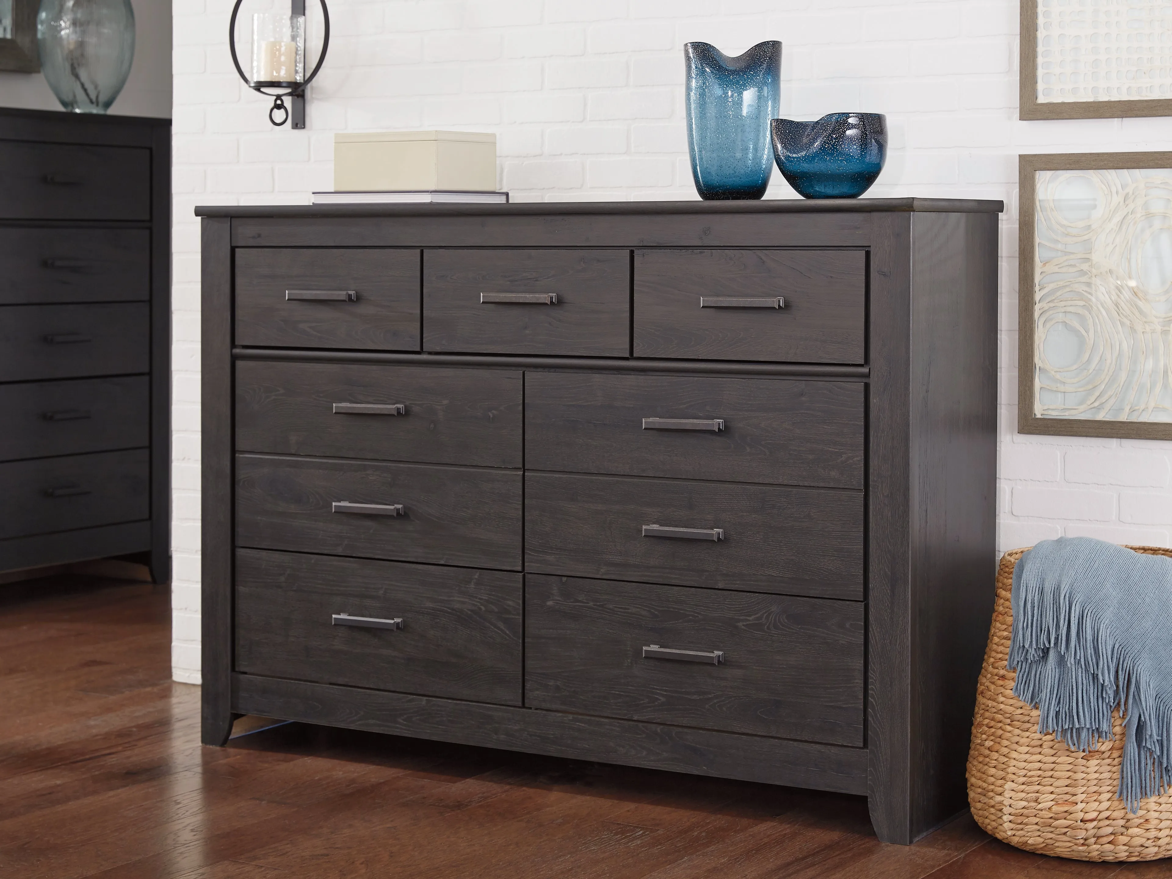Brinxton Queen/Full Panel Headboard Bed with Mirrored Dresser, Chest and 2 Nightstands in Charcoal