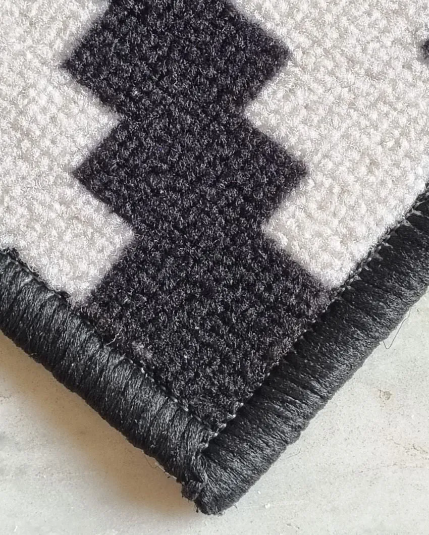 Jacquard Pattern Anti-Slip Nylon Area Rug | 3 x 5 Ft