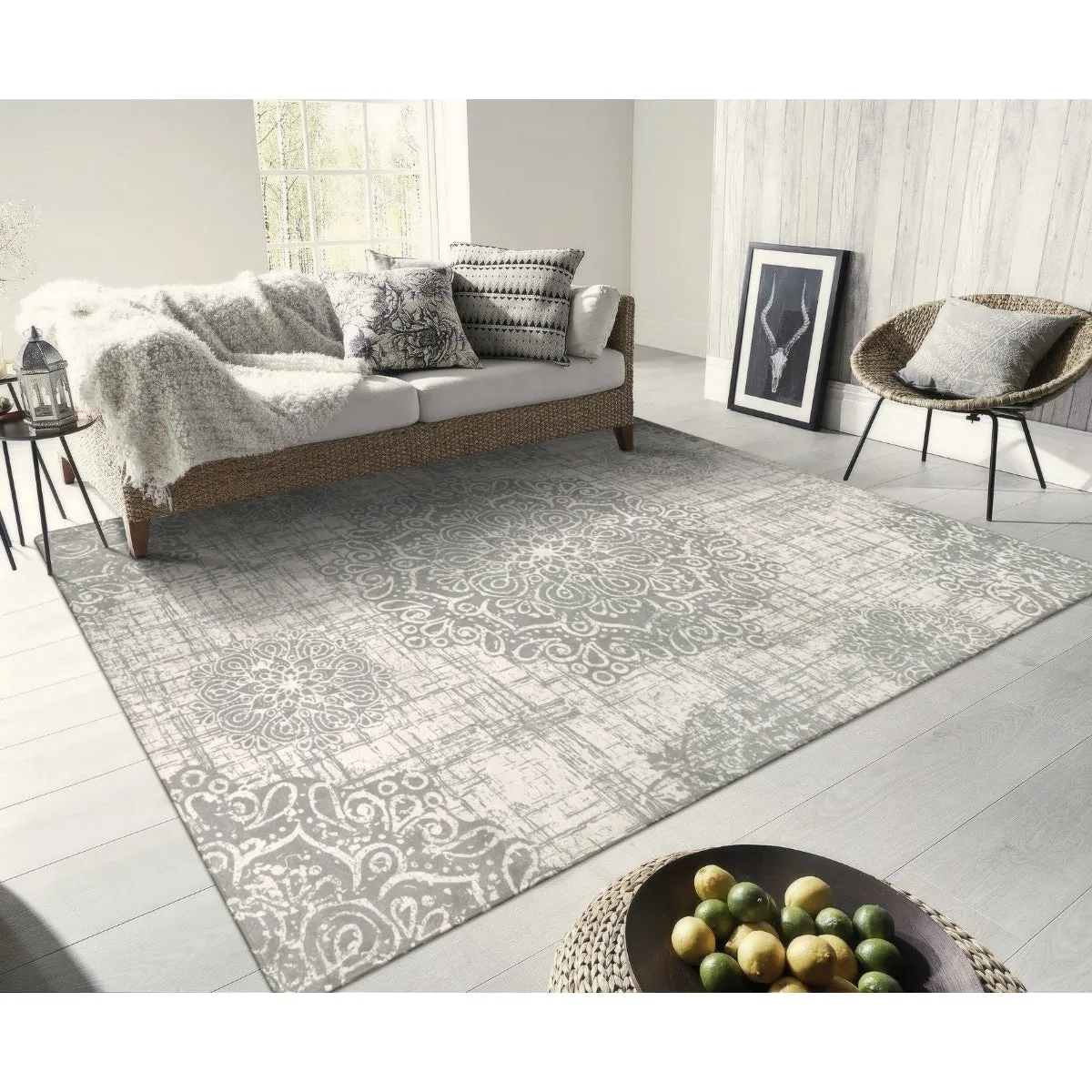 Oriane Vintage Medallion Area Rug