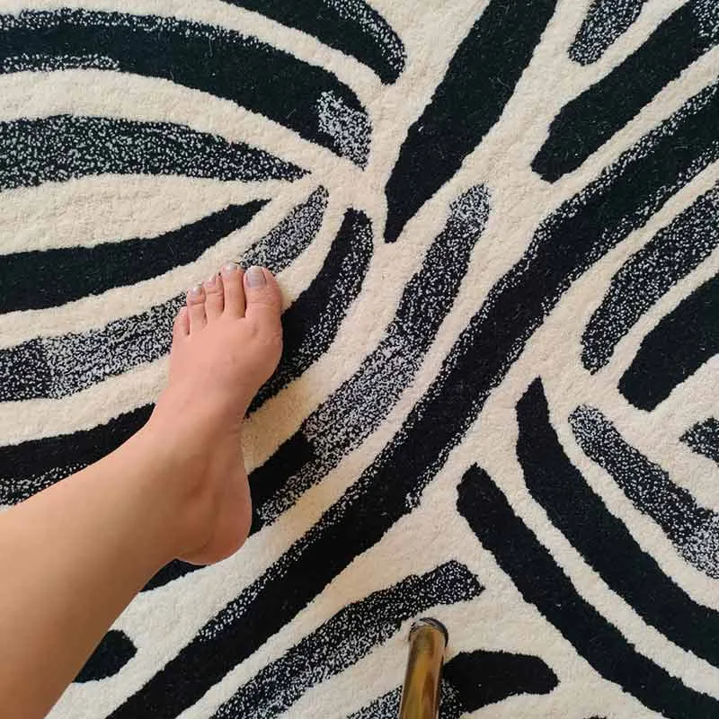 Premium Midnight Tufted Woolen Rug | 6 x 4 Feet