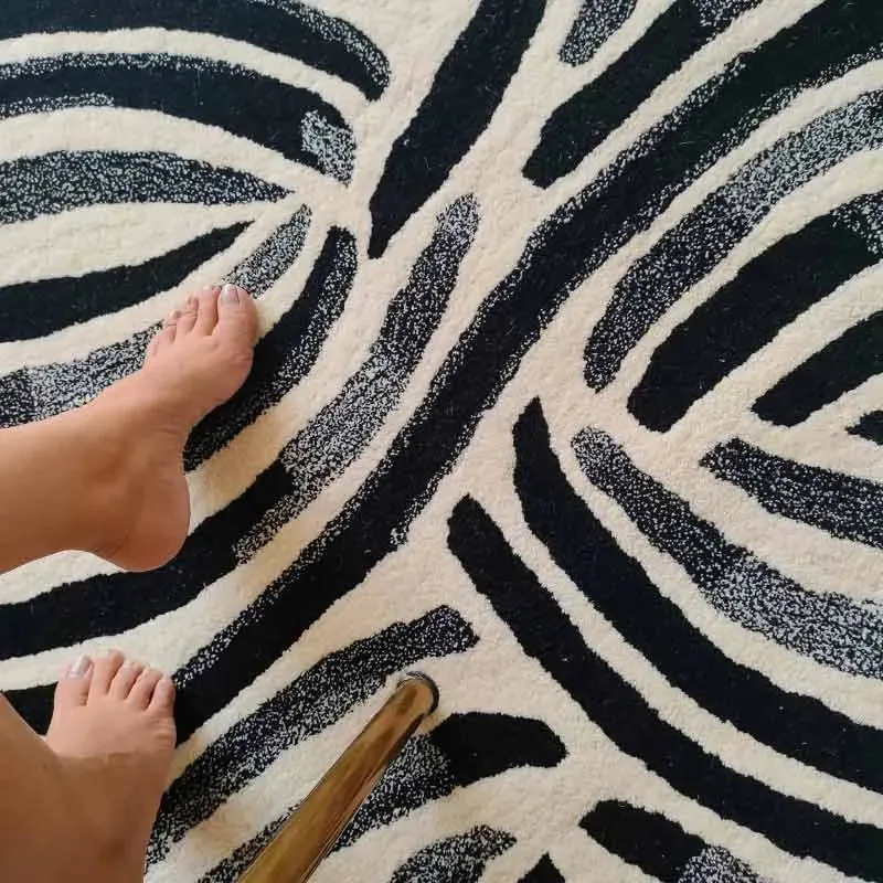Premium Midnight Tufted Woolen Rug | 6 x 4 Feet
