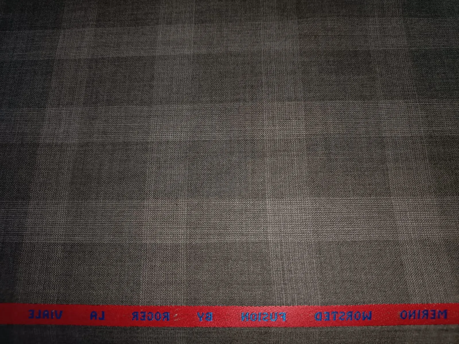 Suiting 70% wool 30% polyester  fabric GREY plaids roger 58" wide [15416]
